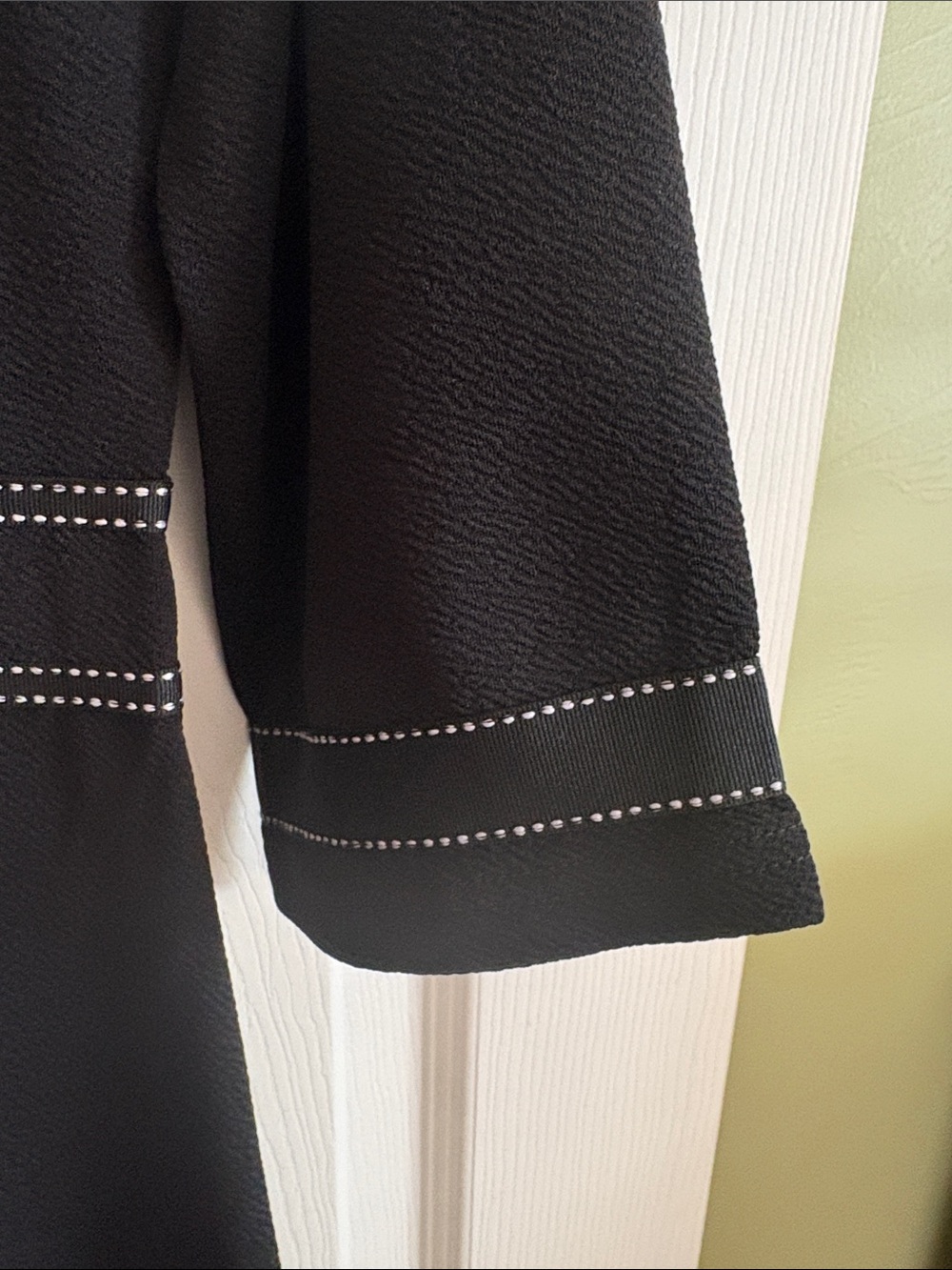 Black dress NWT size 12. - Picture 4 of 9